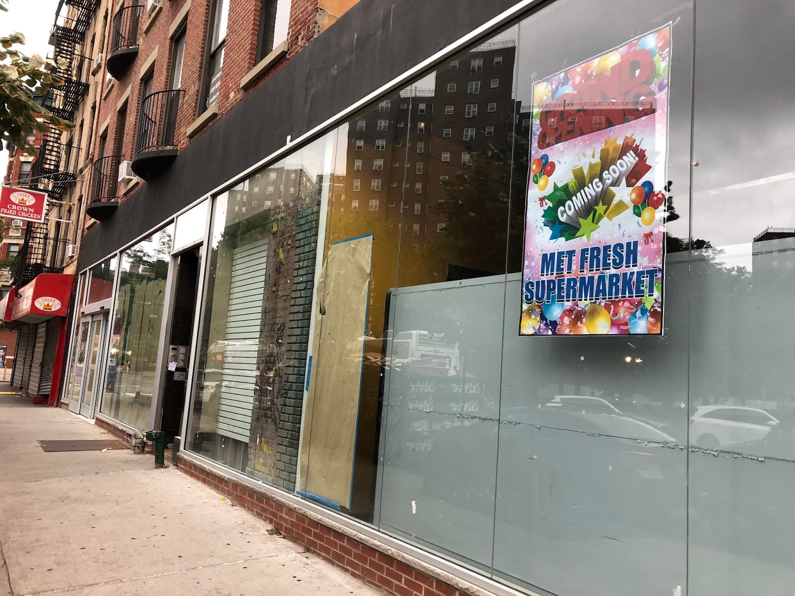 EV Grieve Met Fresh Supermarket announces itself on Avenue D