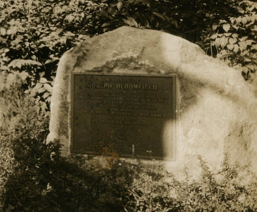 Lock 15 East Dedicated November 1923, Erected 1926