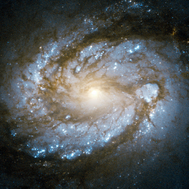 Core of Spiral Galaxy M100 in Super High Resolution!
