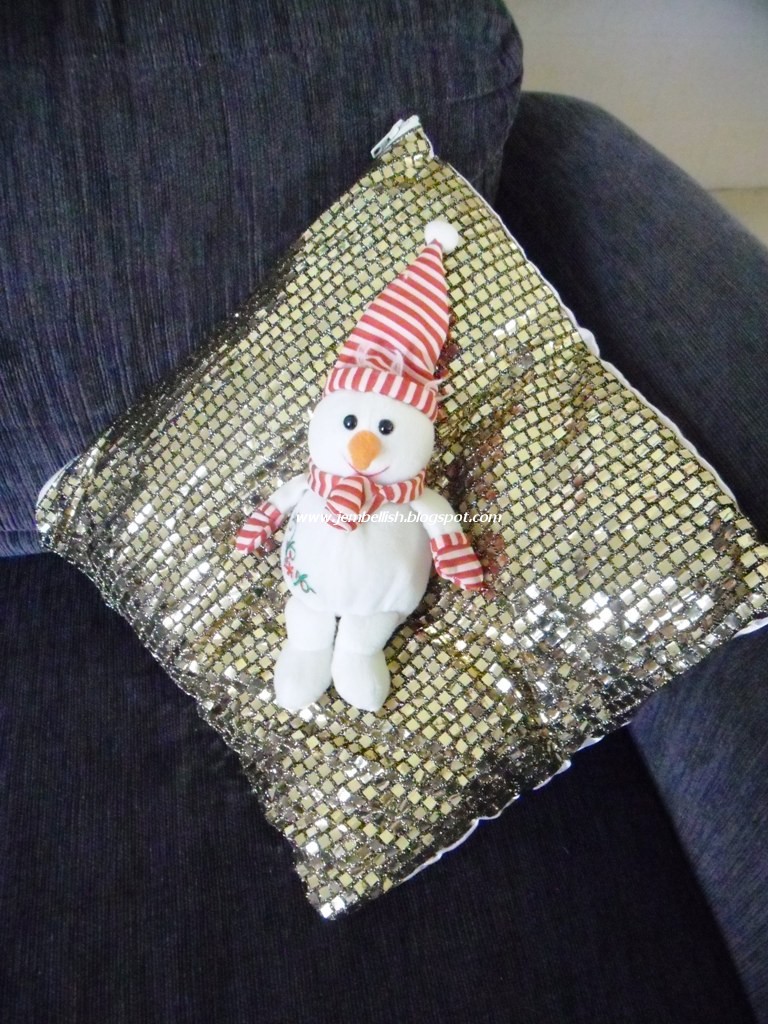 Creating my way to Success Sparkly Christmas Cushion Cover Tutorial