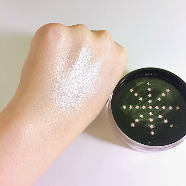 wet n wild megaglo Loose Highlighting Powder Written in the Stars swatcb wet n wild megaglo Loose Highlighting Powder Written in the Stars swatcb
