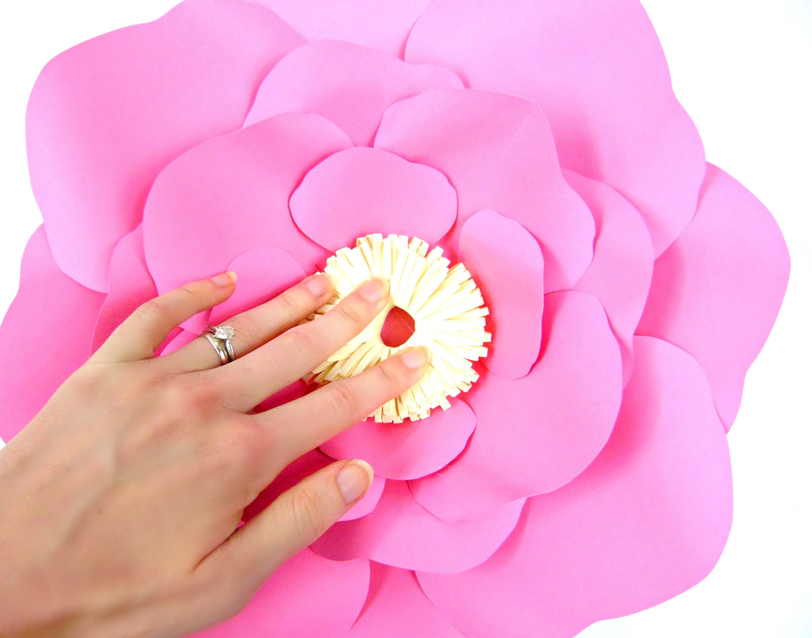 Paper Flower Centers 5 Ways to Make Centers for Giant Flowers