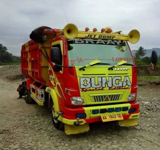 Truk Ragasa Modifikasi-merah kuning