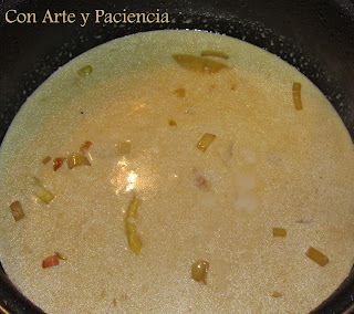 Tallarines con pollo en salsa 