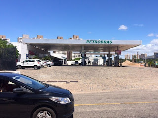 Confronto aconteceu durante tentativa de assalto a posto de combustíveis no bairro de Neópolis, Zona Sul de Natal (Foto: Ítalo Di Lucena/Inter TV Cabugi)
