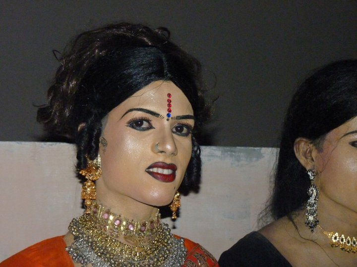 Irvin recommend Evenflo retractable swinging gate