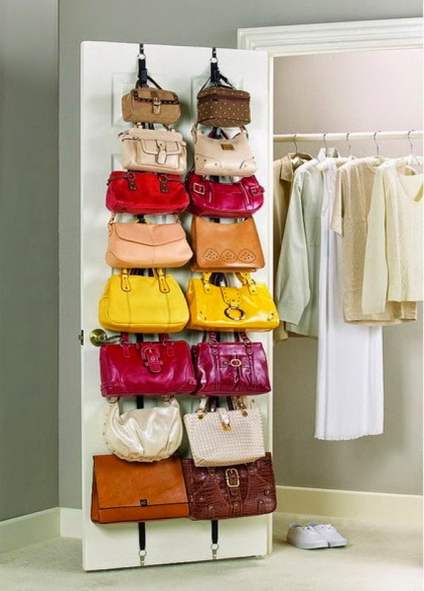 Practical ideas for storing bags