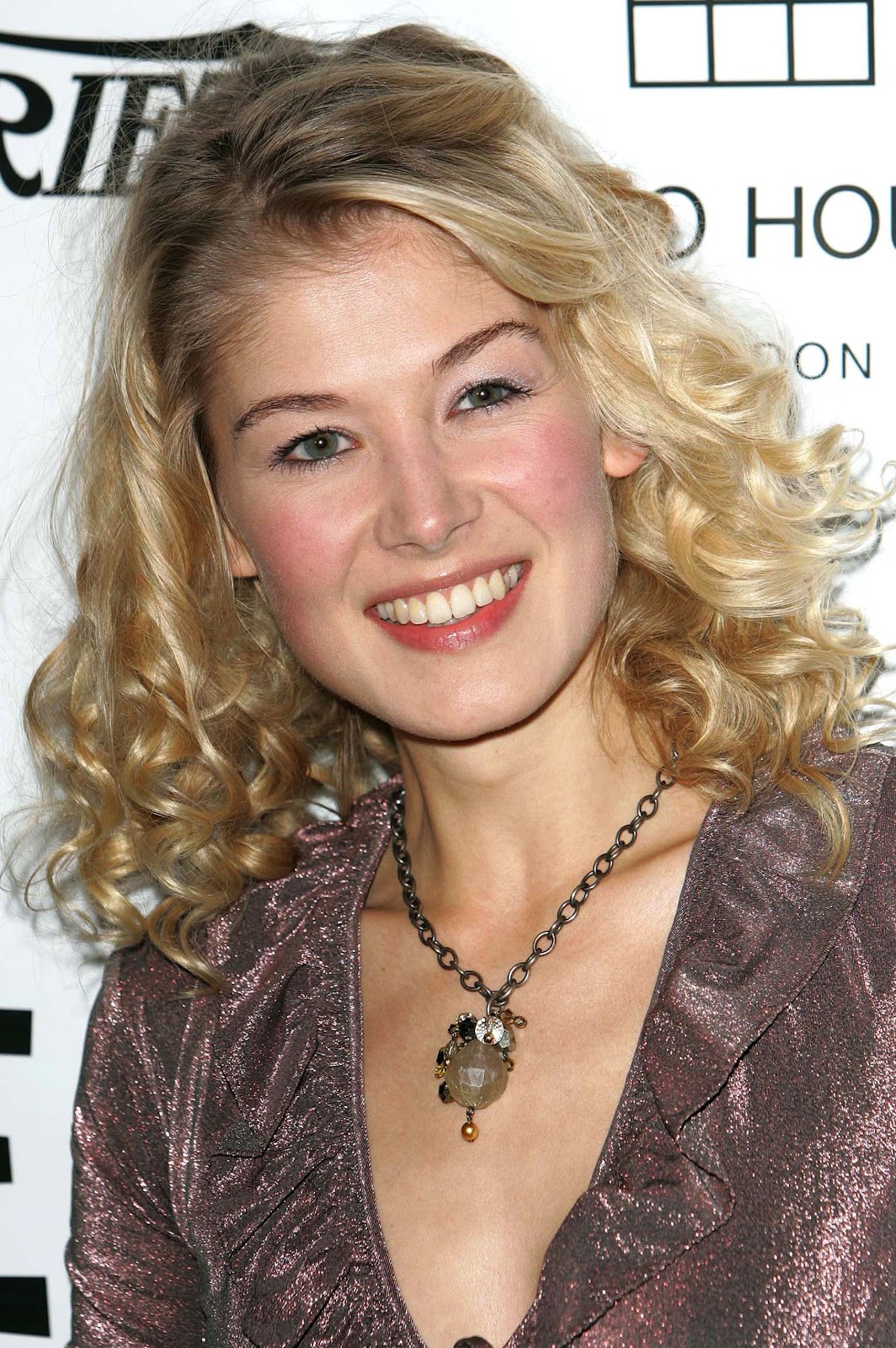 Rosamund Pike pictures gallery (6) Film Actres