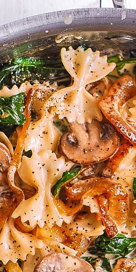 Bow Tie Pasta with Spinach, Mushrooms, Caramelized Onions - Health Meal