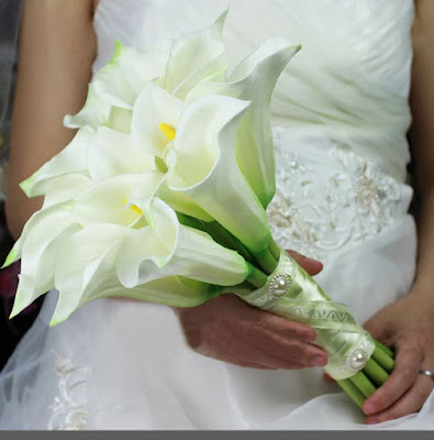 lily wedding flowers