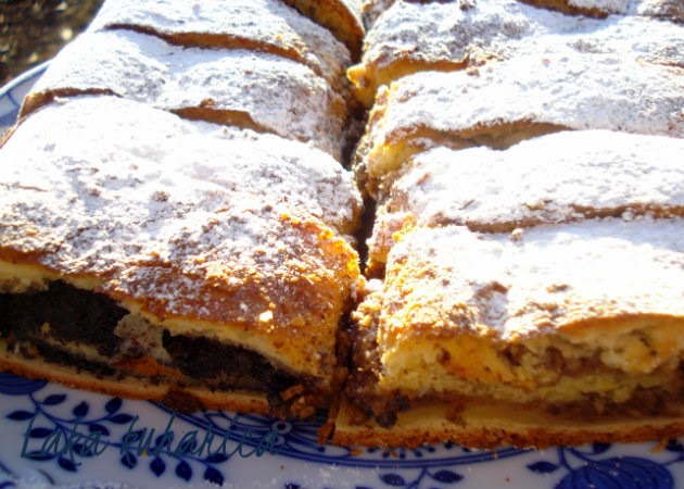 Blizanci od oraha i maka ☆ Croatian walnut and poppy seed dough cake Croatian walnut and poppy seed dough cake by Laka kuharica: delicious cake ideal for feeding the crowds.