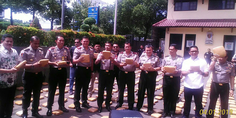 Ketua Lembaga Aliansi Indonesia Dpc Jakbar Apresiasi Penangkapan Ganja 1 3 Ton Jurnal Media Indonesia Ketua Lembaga Aliansi Indonesia Dpc Jakbar Apresiasi Penangkapan Ganja 1 3 Ton Jurnal Media Indonesia
