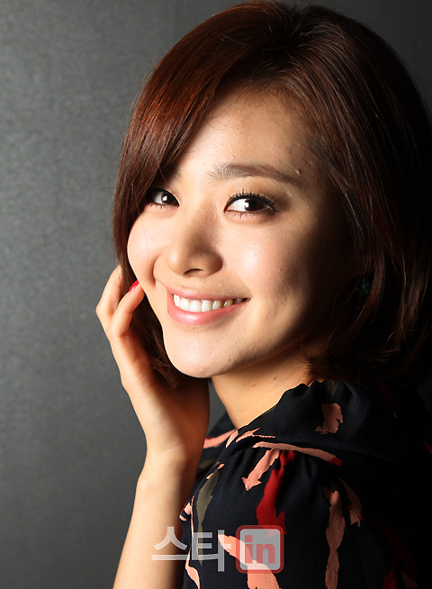 JT's Photoblog: Lee Young Eun - Star In November 2011