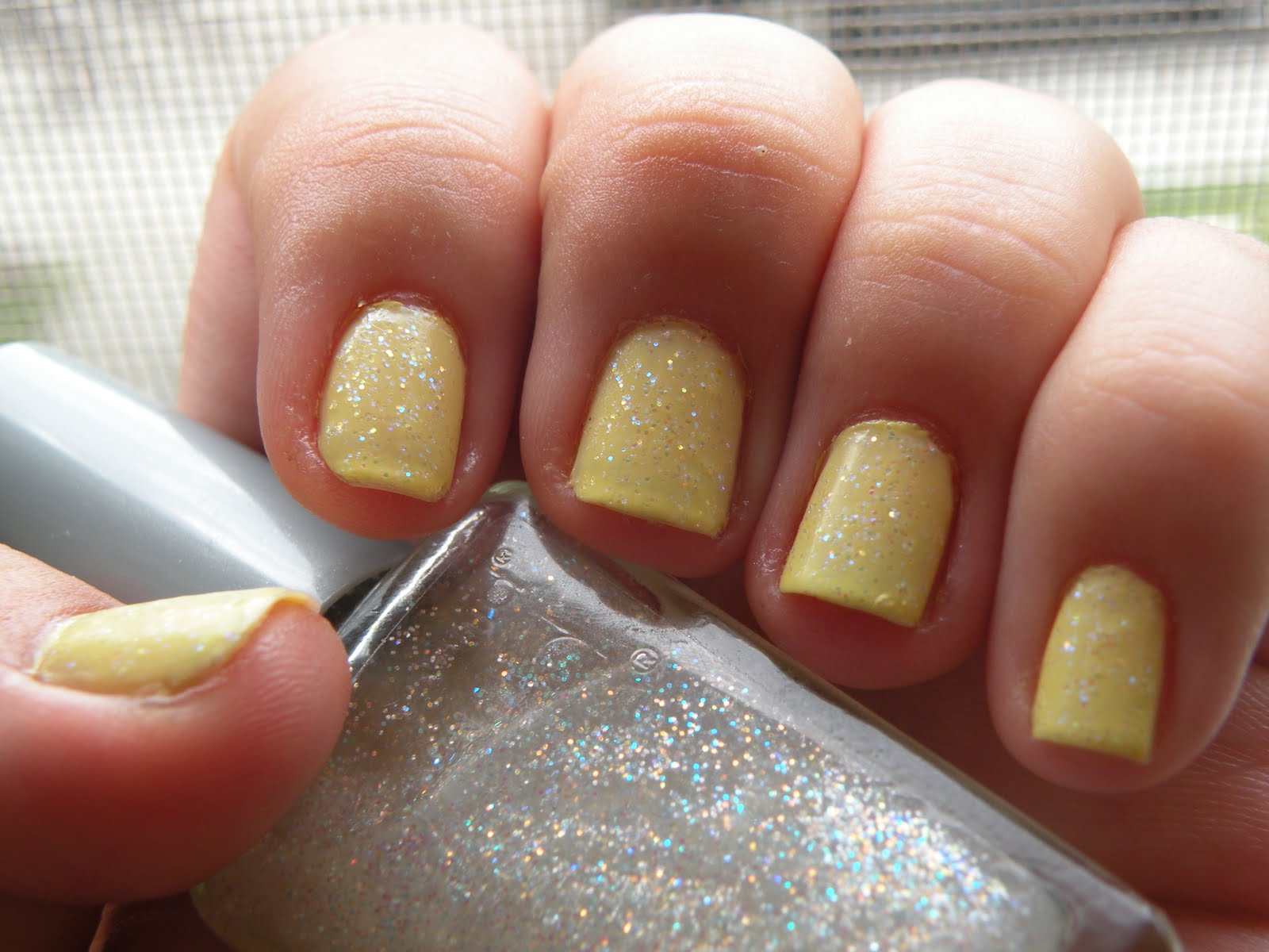 Laura's Nail Art yellow nails.