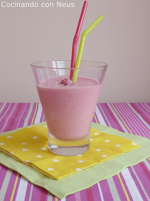  Smoothie de frambuesas con coco 