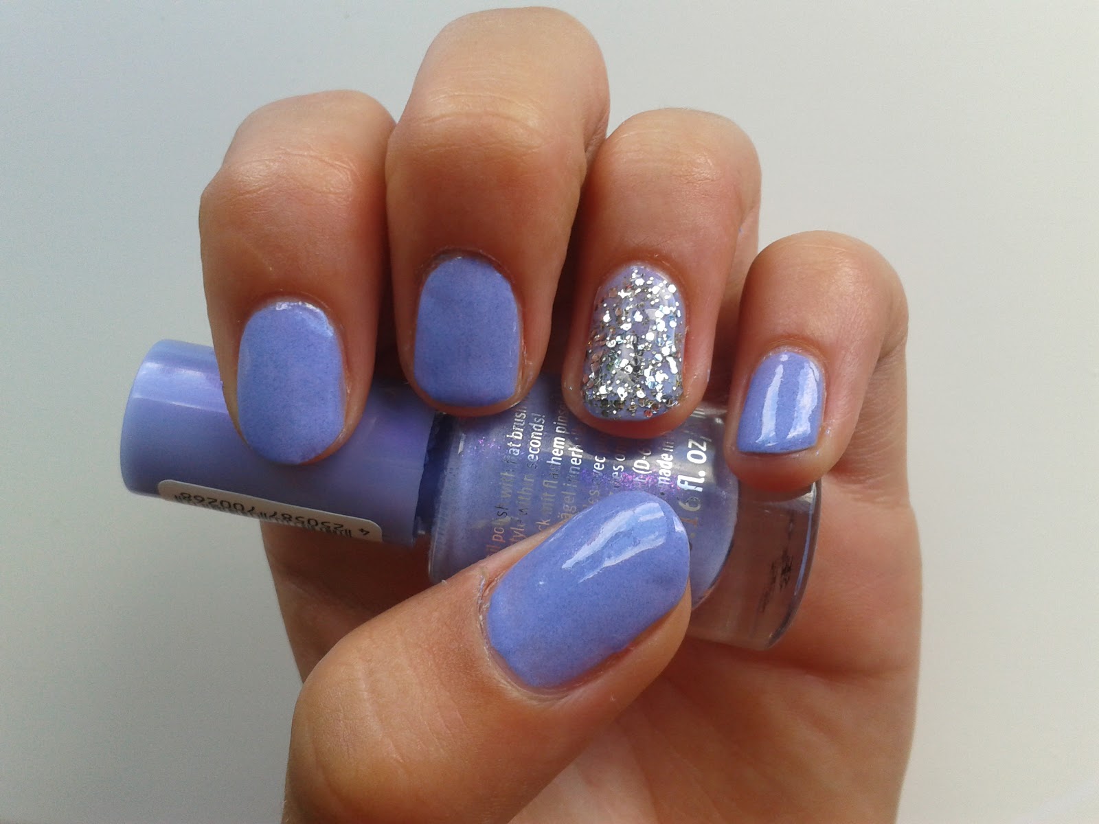 2. Simple Glitter Accent Nail - wide 7