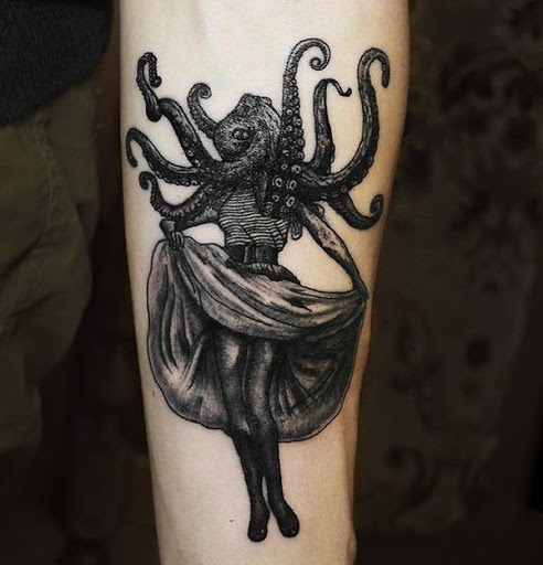 Uma bailarina escrito por Lovecraft