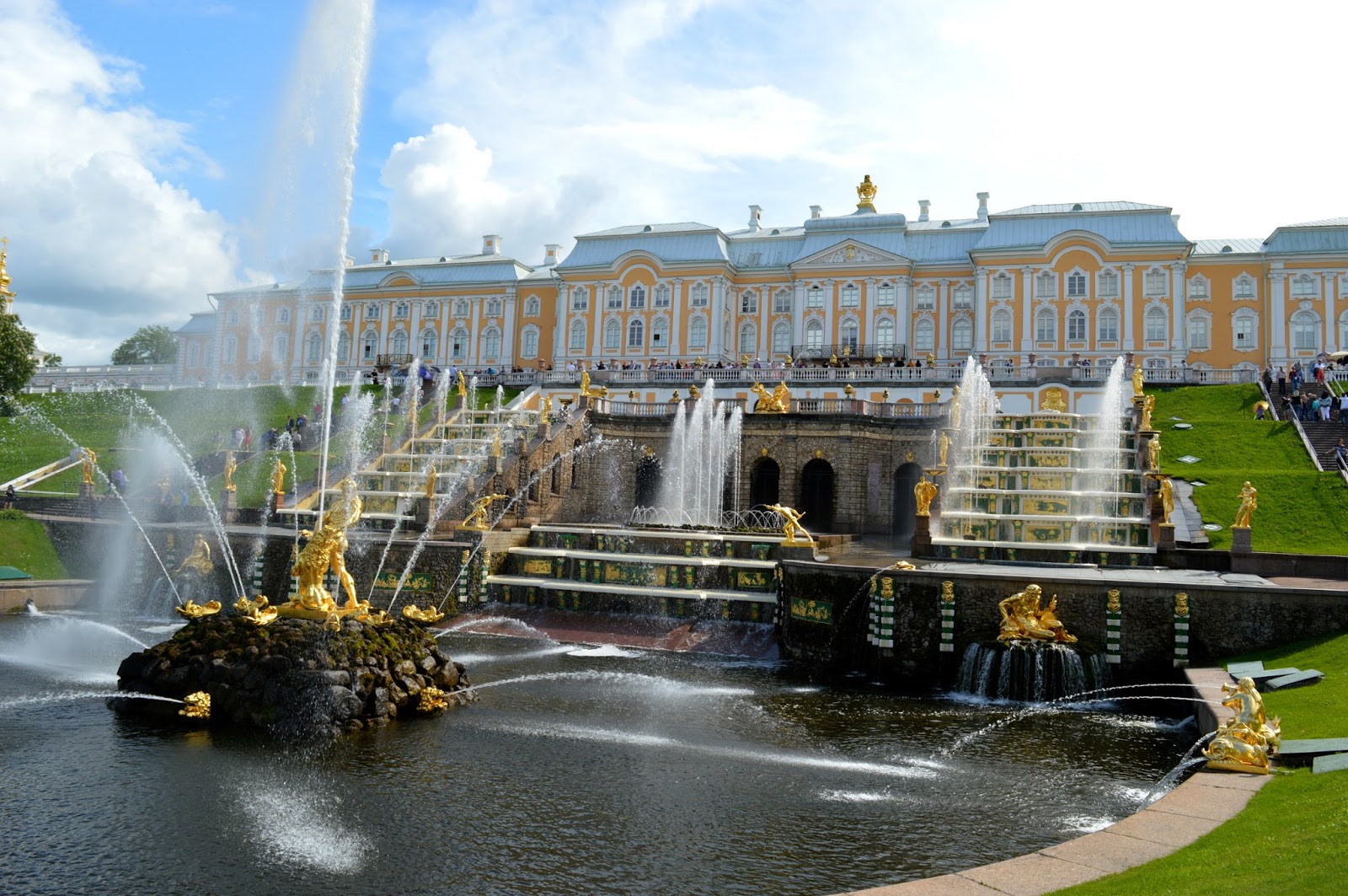 группа петергоф. петергоф нижний парк большой каскад. фонтан большой каскад в петергофе. петергоф самсон и дворец. группа петергоф.