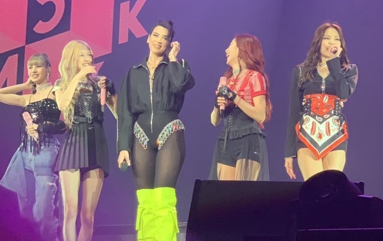 Dua Lipa Performed The Song Kiss And Make Up At The Blackpink Concert Korean Celeb Gossip