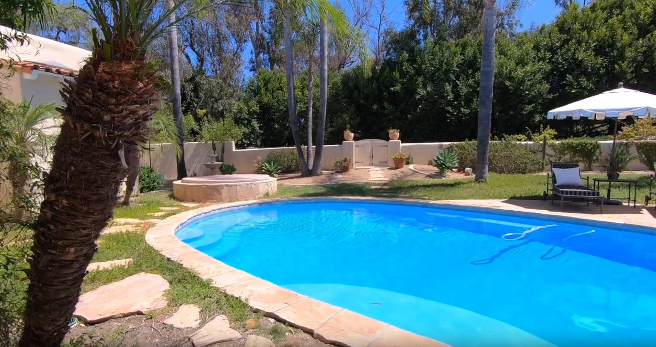 9 Photos vs. 6368 La Valle Plateada, Rancho Santa Fe, CA vs. Home Interior Design Tour