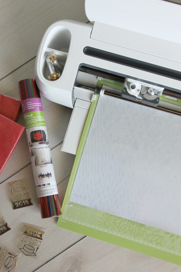 Ginger Snap Crafts Graduation napkins with Cricut Foil IronOn {tutorial}