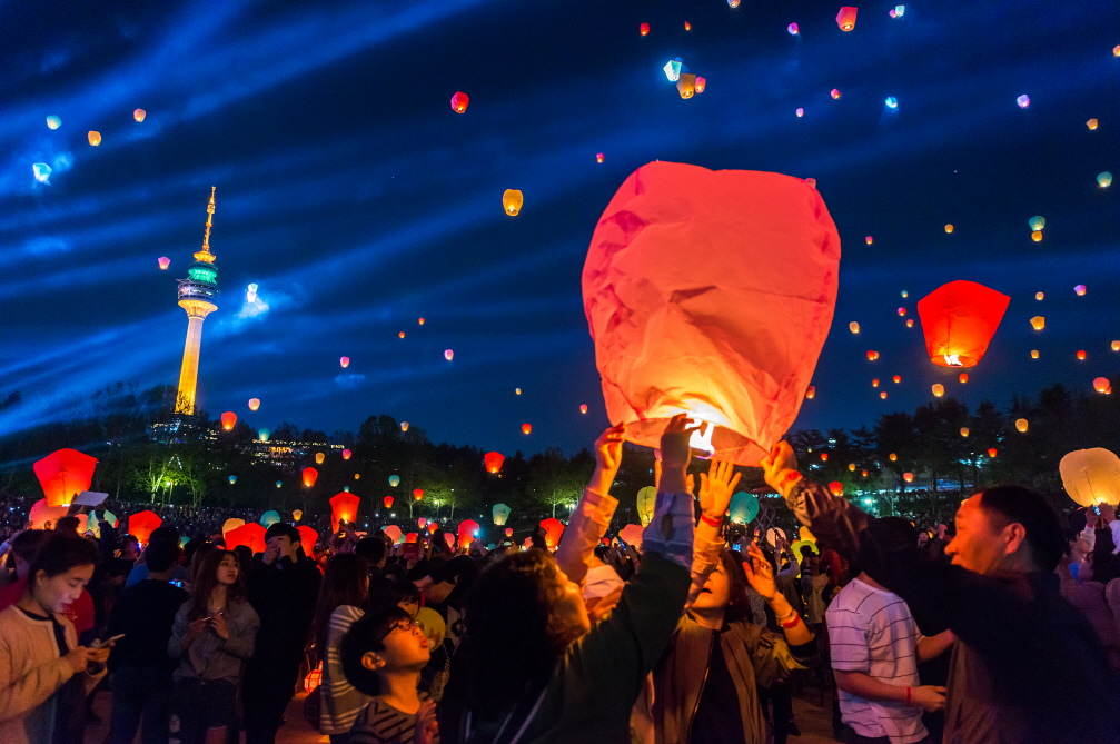 Korea's Most Beautiful Festival Dalgubeol Lantern Festival in Daegu