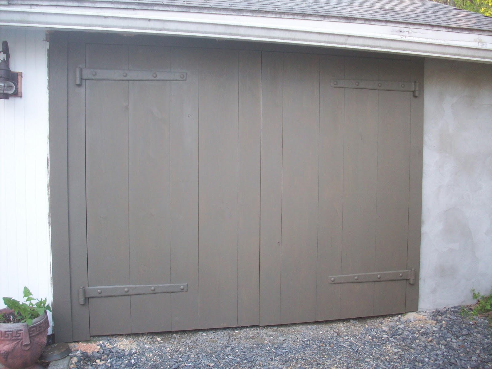 4 acres and a stream Color!