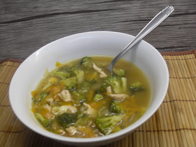 Sopa de miso, con verduras y pavo