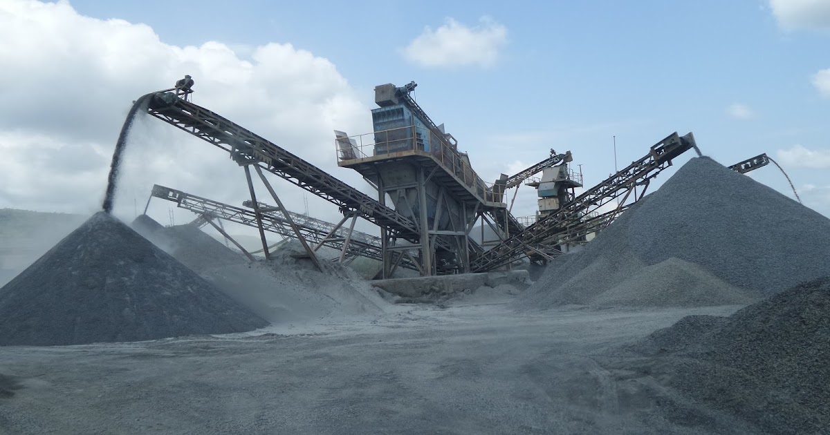 amazingviewpoints Pictures from the operations in a Nigerian stone quarry