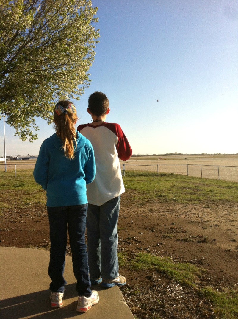 I M Just Sitting Out Here Watching Airplanes Dimples And Tangles — gary allan, watching airplanes. i m just sitting out here watching