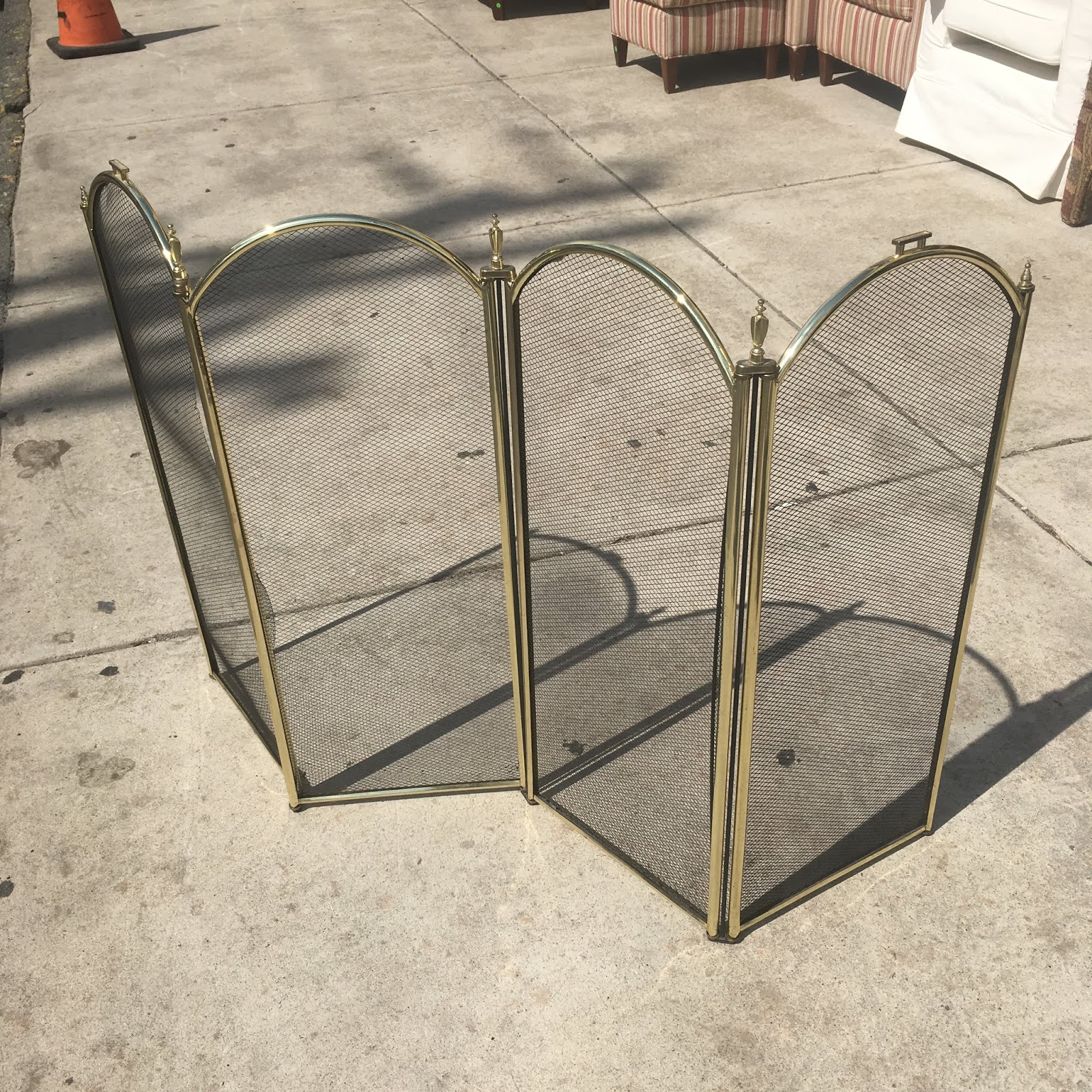 Uhuru Furniture & Collectibles Small Fireplace Screen 20 SOLD