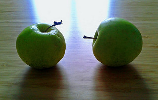 dos manzanas verdes