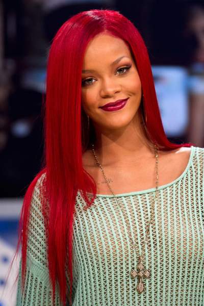 Rihanna-debuts-long-red-hair.jpg