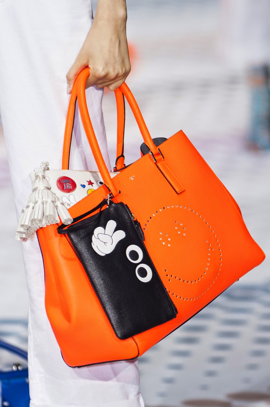 Anya Hindmarch сумки. Яркие сочные цвета сумок. Catwalk сумка тканевая. Сумка Fashion women's Bag. Show bags