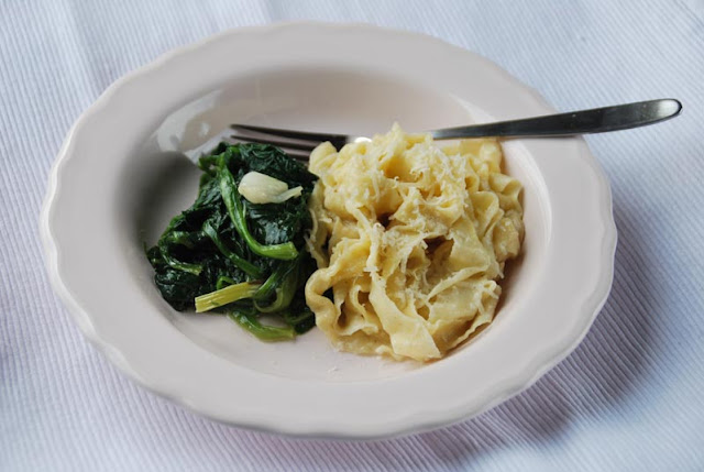 Tagliatelle mit frischem Spinat | pastasciutta.de Tagliatelle mit frischem Spinat | pastasciutta.de