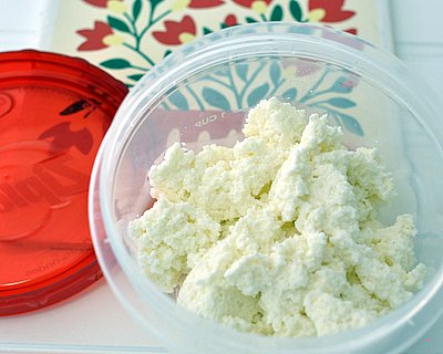 Two ways to make fresh Homemade Ricotta ♥ KitchenParade.com, just milk, lemon and salt. Easy and delicious! Many tips, including skinny and creamy versions.