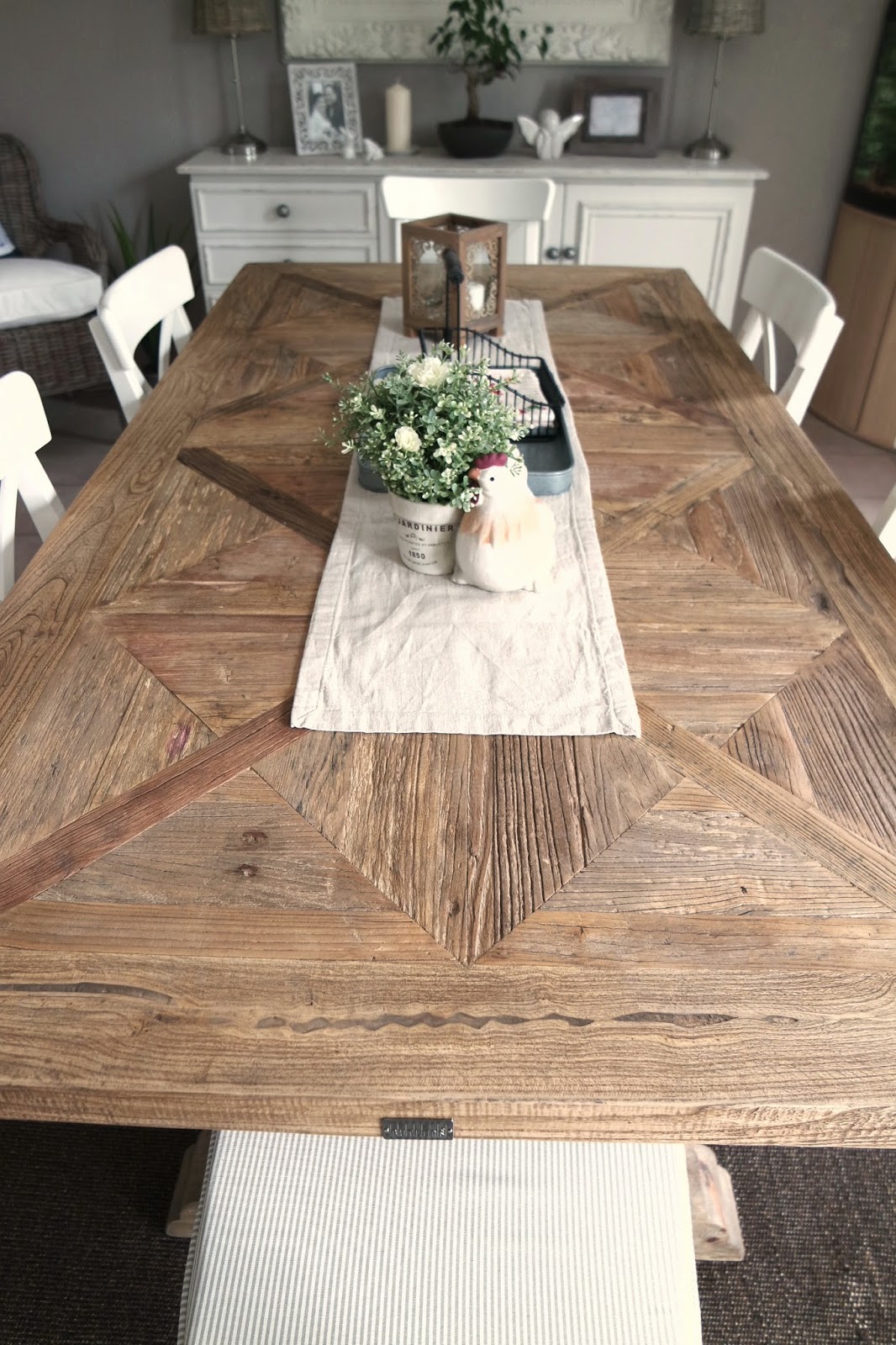 Kleines gelbes Haus: Neues aus dem Esszimmer: Farmhouse Tisch und