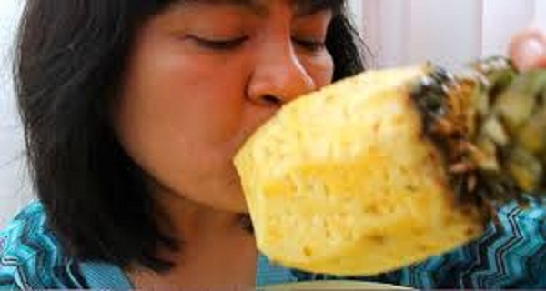 ELLA COMIÓ SÓLO PIÑA POR UNA SEMANA! LO QUE SUCEDIÓ A SU CUERPO SIN DUDA SE SORPRENDERÁ! ELLA COMIÓ SÓLO PIÑA POR UNA SEMANA! LO QUE SUCEDIÓ A SU CUERPO SIN DUDA SE SORPRENDERÁ!