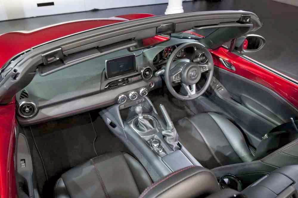 تقرير عن مازدا MX5 2016 ديكور المنزل