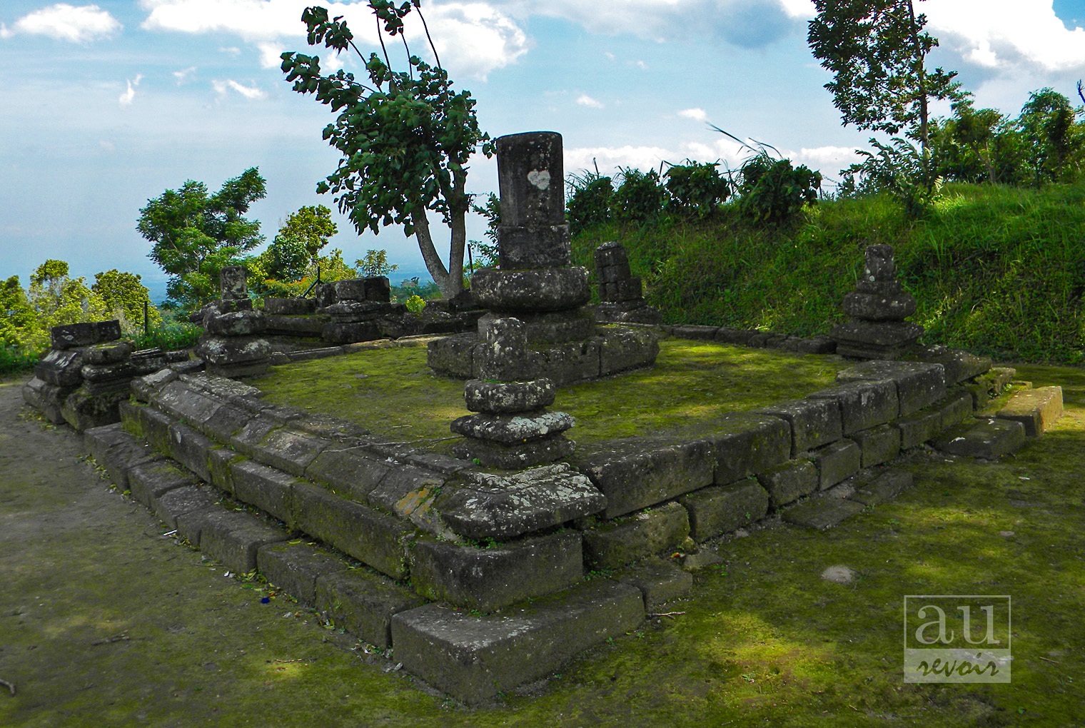 Candi Sari Cepogo