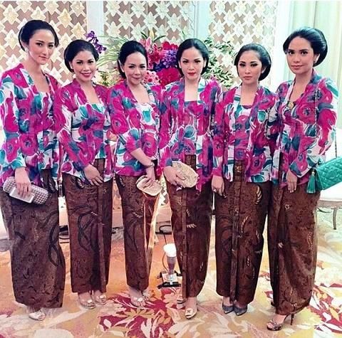  12 model baju  batik seragam  pesta  pernikahan  modern  