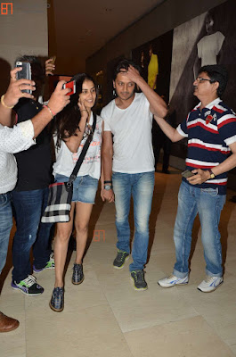  Ritesh  &Genelia snapped shopping at Pavilion Mall in Malaysia