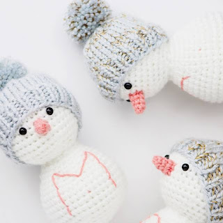 PATRON GRATIS MUÑECO DE NIEVE AMIGURUMI 353460