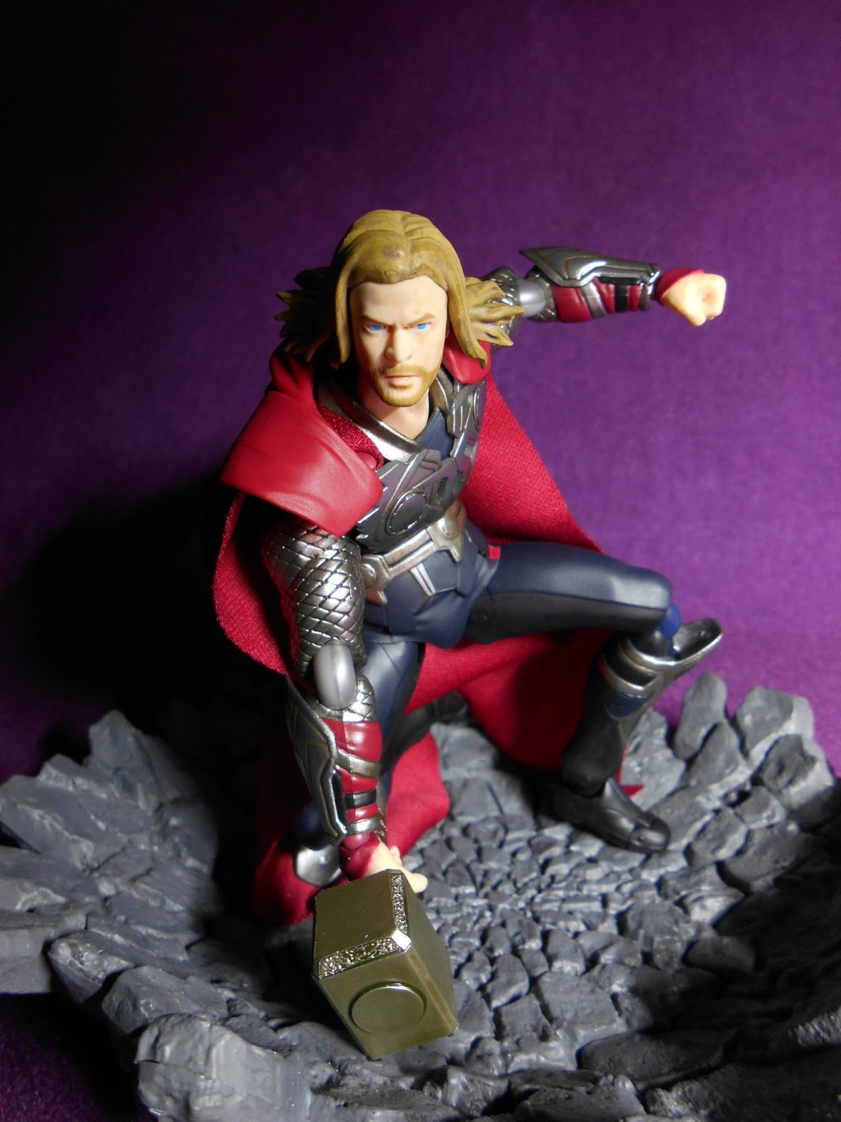 Review: figma Thor | Night's Corner