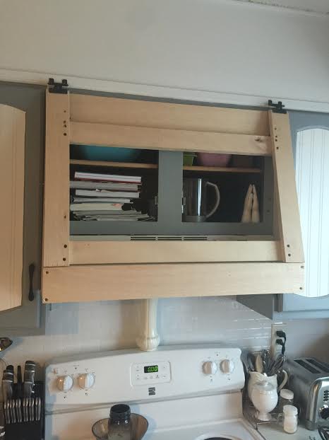 range hood with storage