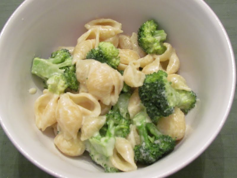 The Persnickety Picnic Shells and broccoli in Garlic Butter Sauce