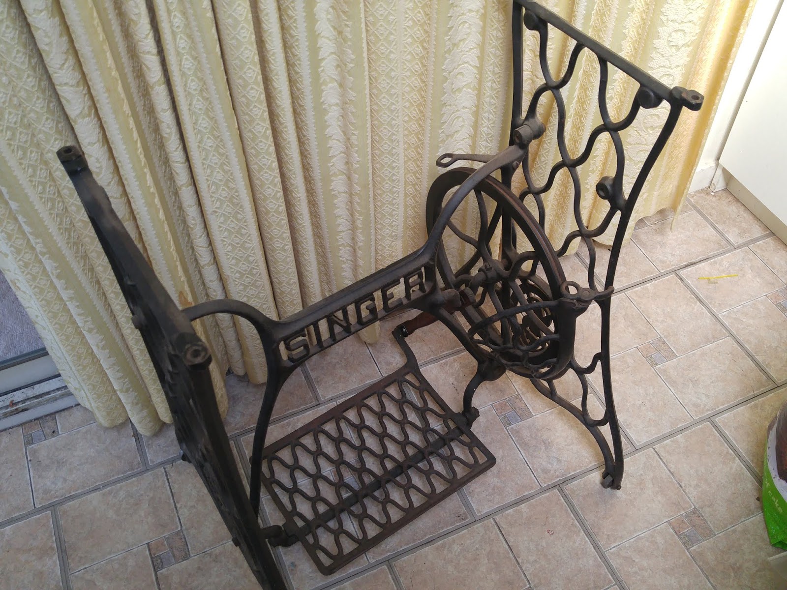 FlamingoSewing Parting out treadles....