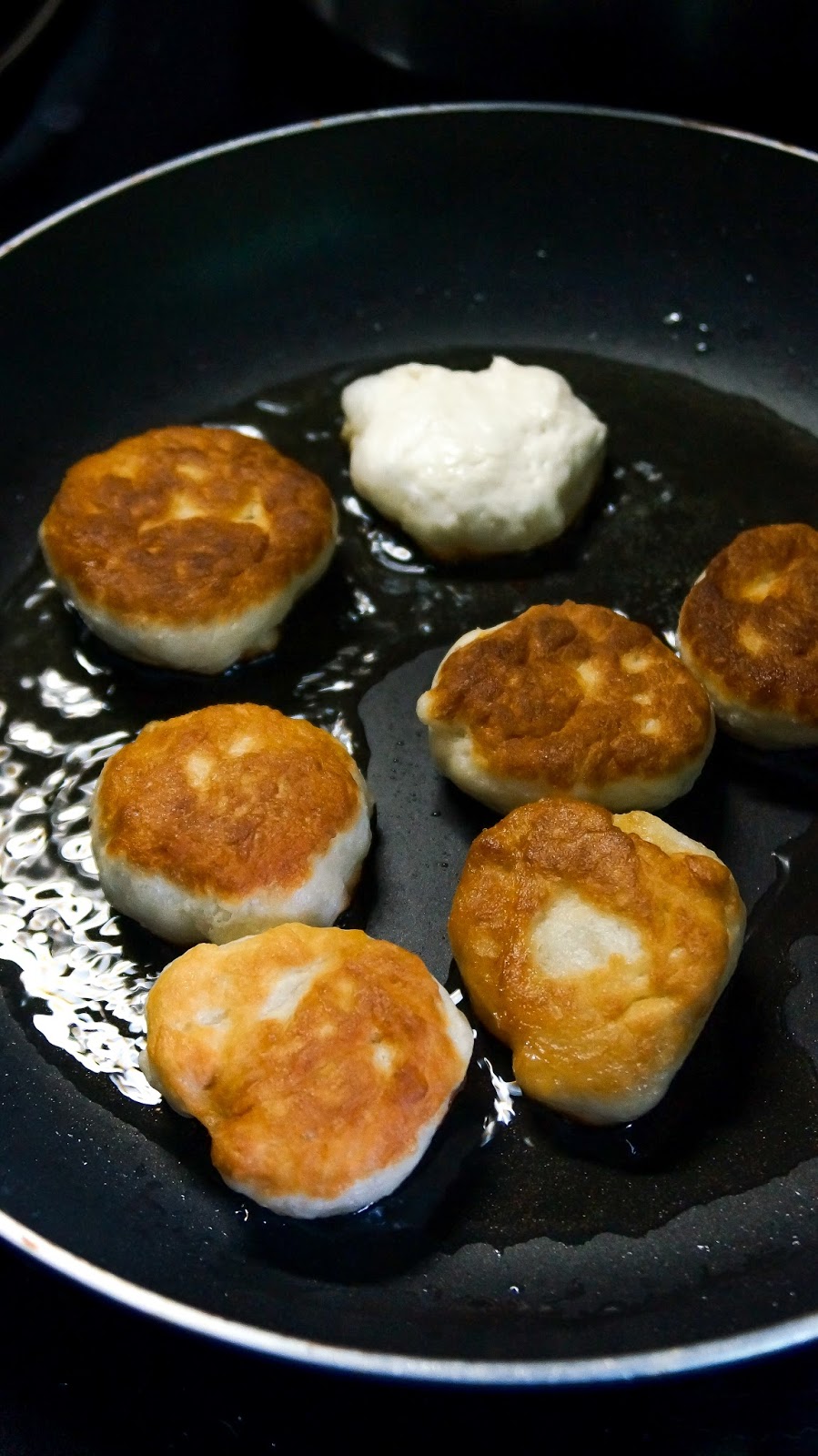 Olive oil dough puffs