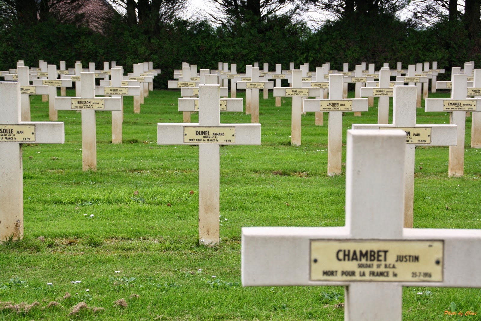 LES NECROPOLES de LA GRANDE GUERRE EN PICARDIE FRANCE Cimetière