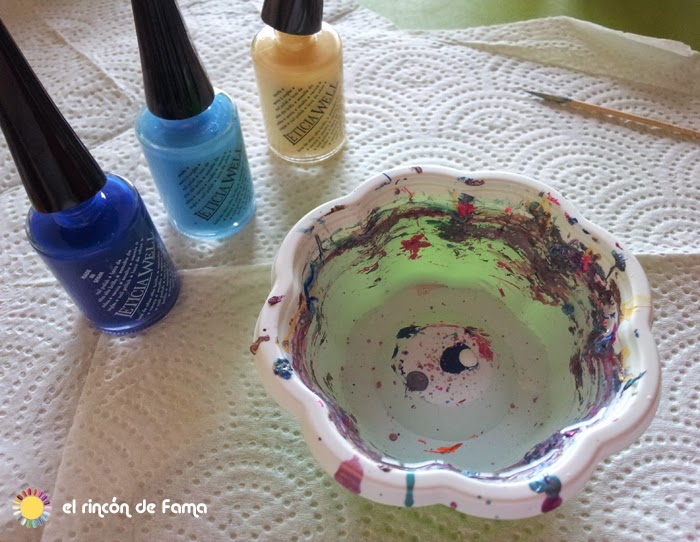 WATER MARBLE NAIL ART